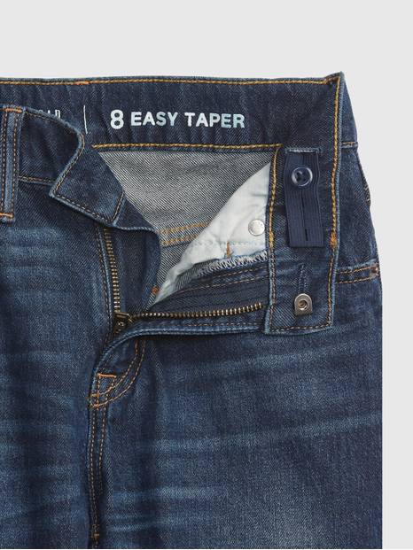 كيدز | بنطال جينز سهل الارتداء بقصة تضيق نحو الأسفل وتقنية واش ويل